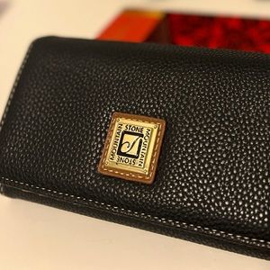 STONE MOUNTAIN LEATHER WALLET